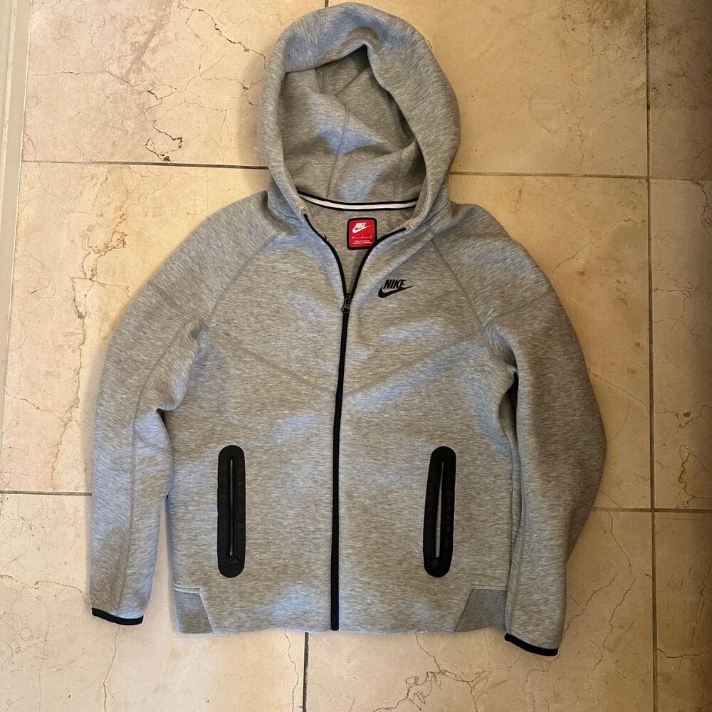 Nike Men's Grey Jacket